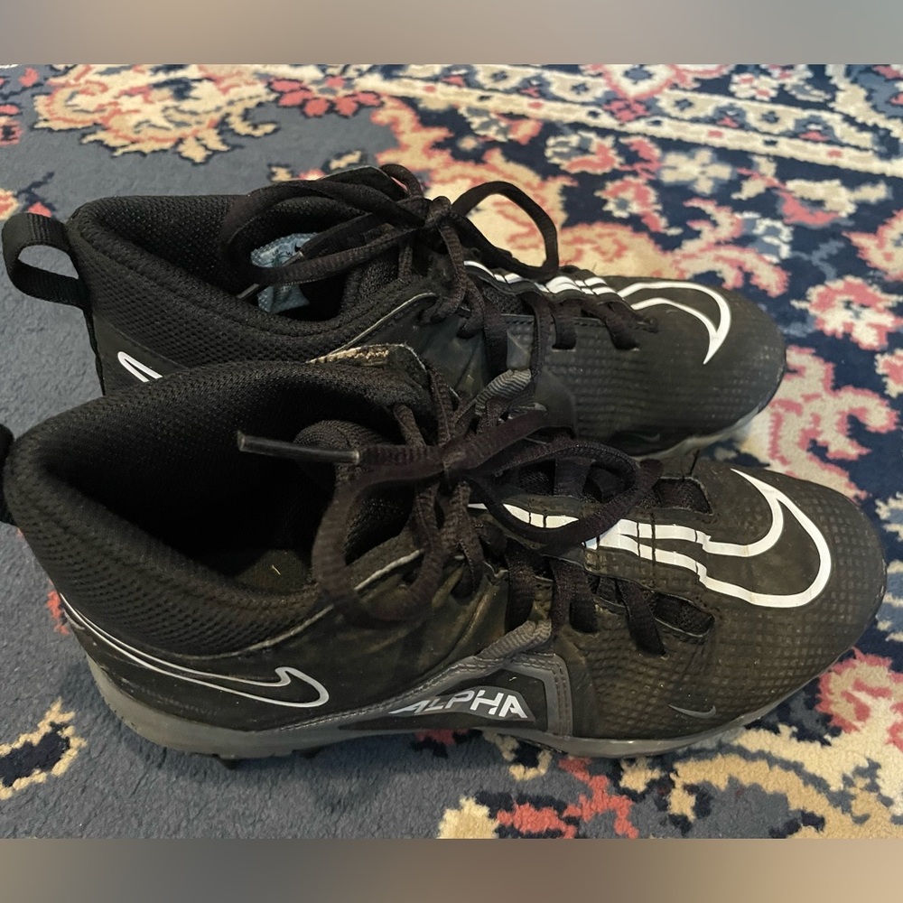 Nike Alpha fastflex boys football cleats size 3.5Y